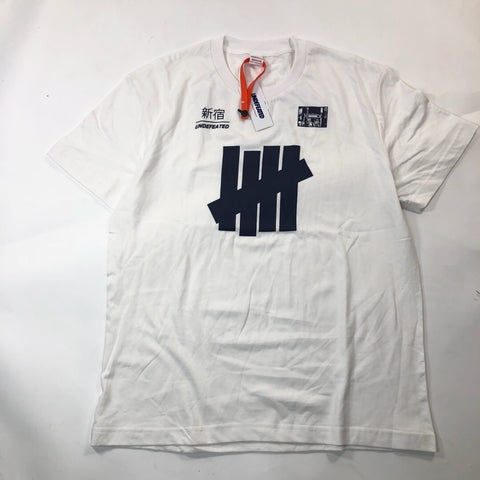 Undefeated 新宿 Logo Tee